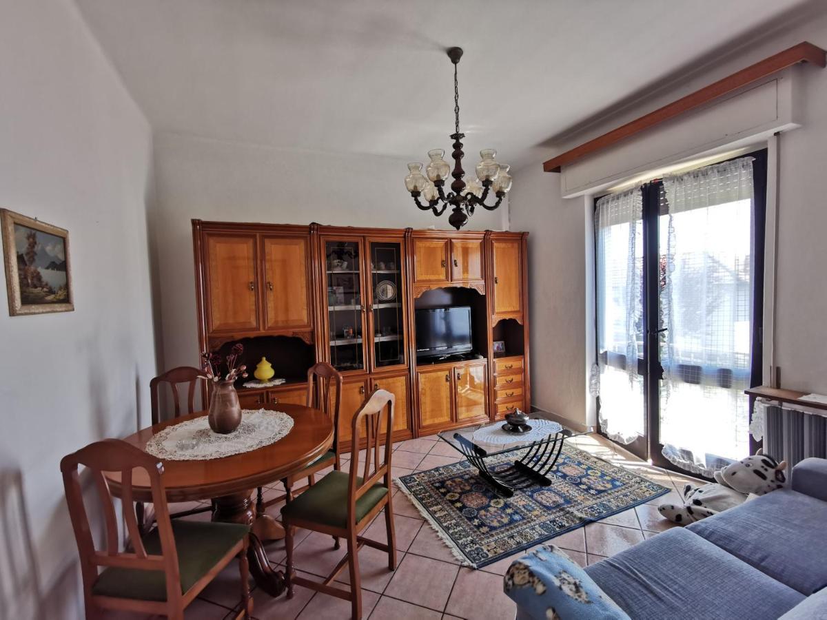 Grandma'S Garden House Vila Angera Exterior foto