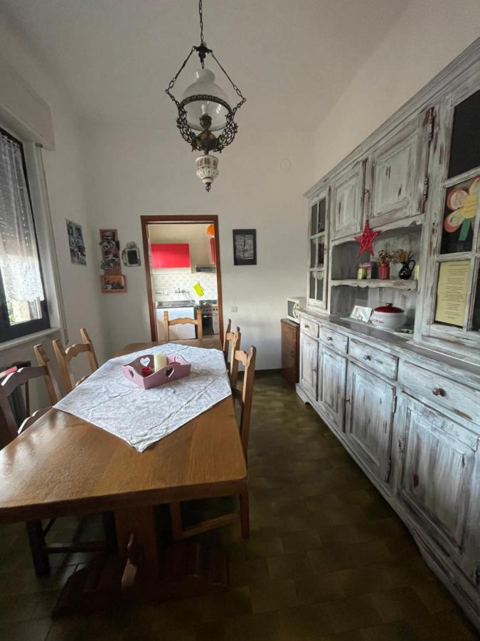 Grandma'S Garden House Vila Angera Exterior foto
